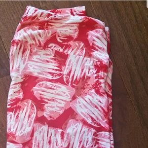 New lularoe valentine heart legging o/s